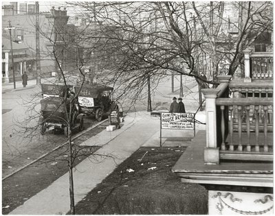 Unidentifizierte Straßenszene von Charles Clement Holt